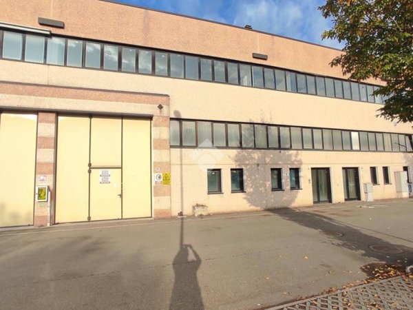 locale commerciale in vendita a Novi di Modena