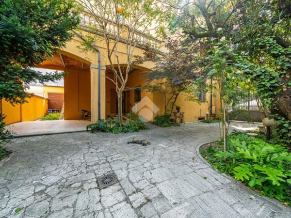 casa indipendente in vendita a Novi di Modena