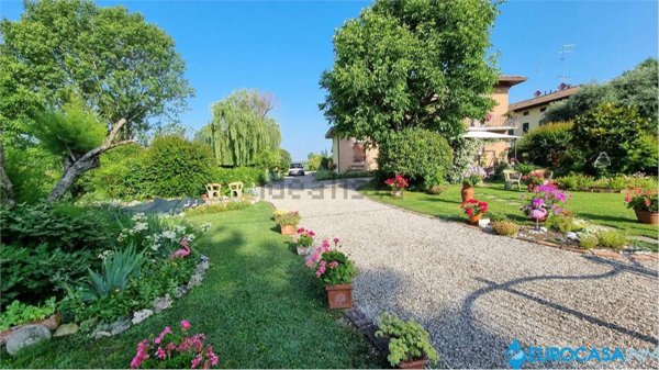 casa indipendente in vendita a Novi di Modena