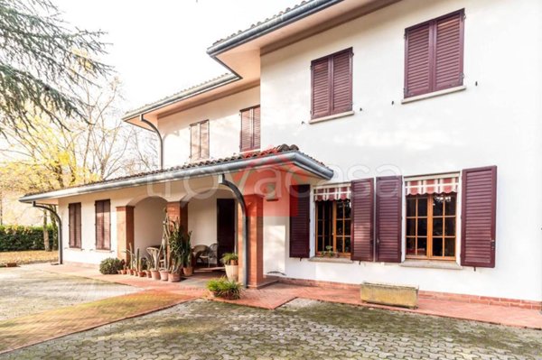 casa indipendente in vendita a Novi di Modena