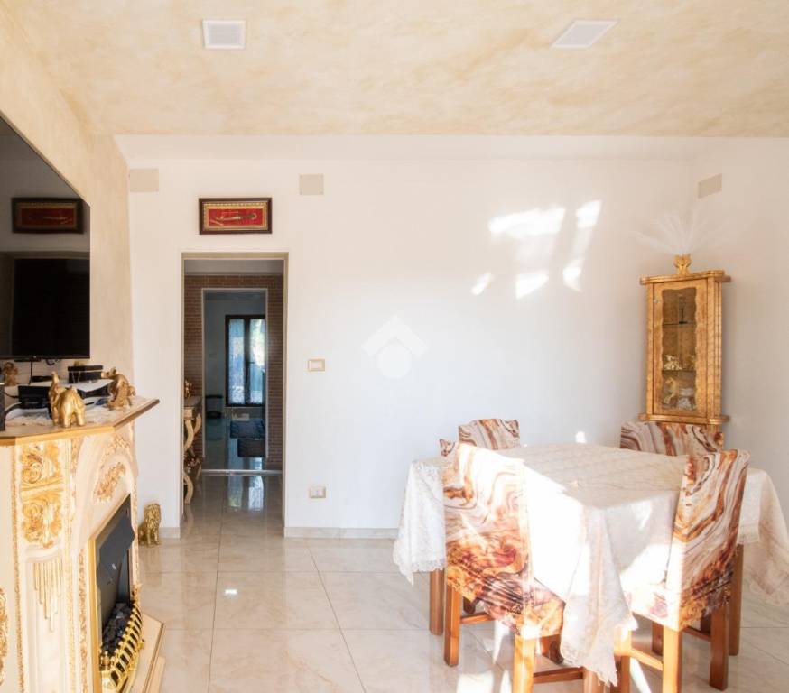 casa indipendente in vendita a Novi di Modena