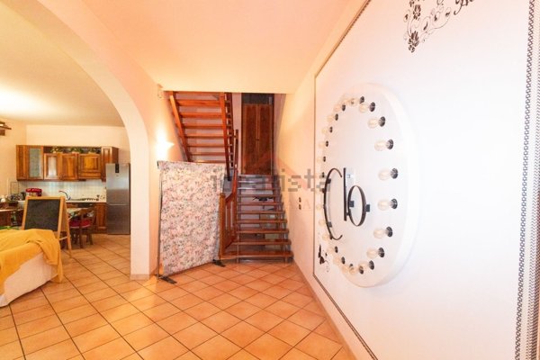 casa indipendente in vendita a Novi di Modena