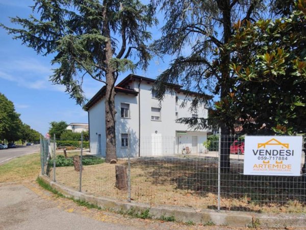 casa indipendente in vendita a Novi di Modena