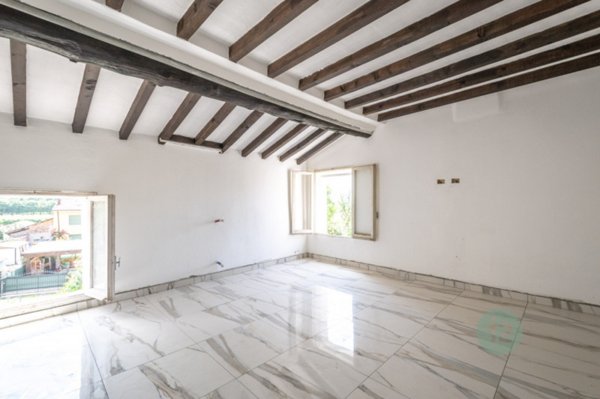 casa semindipendente in vendita a Novi di Modena