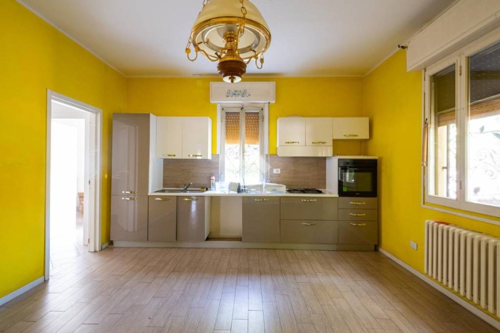 casa indipendente in vendita a Novi di Modena in zona Sant'Antonio in Mercadello