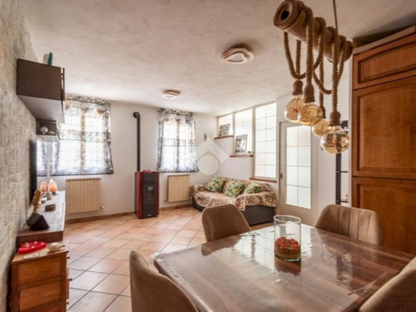casa indipendente in vendita a Novi di Modena