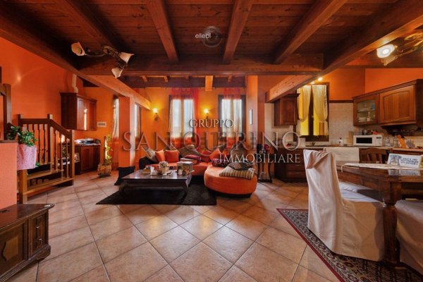 appartamento in vendita a Novi di Modena in zona Sant'Antonio in Mercadello