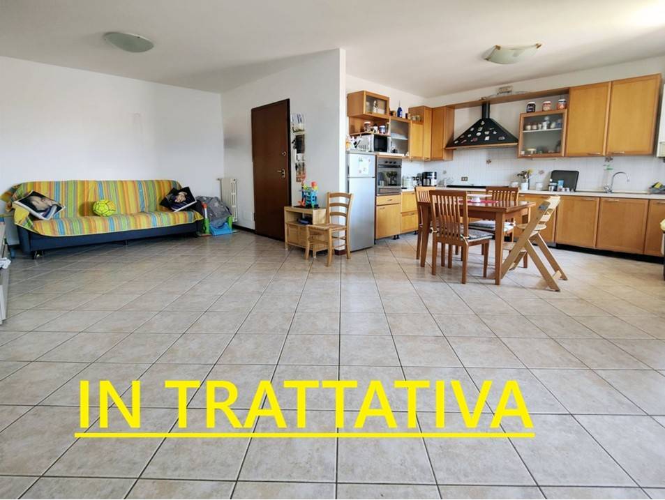 appartamento in vendita a Novi di Modena in zona Rovereto sulla Secchia