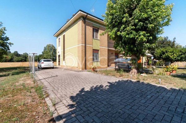 casa indipendente in vendita a Novi di Modena