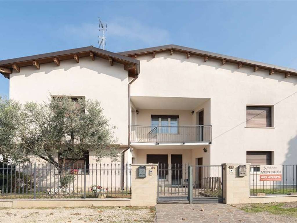 casa indipendente in vendita a Novi di Modena
