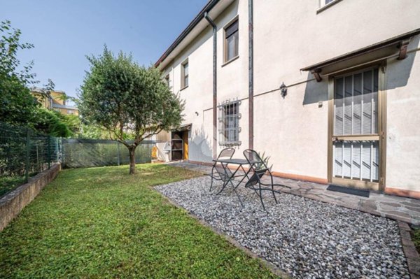 casa indipendente in vendita a Novi di Modena