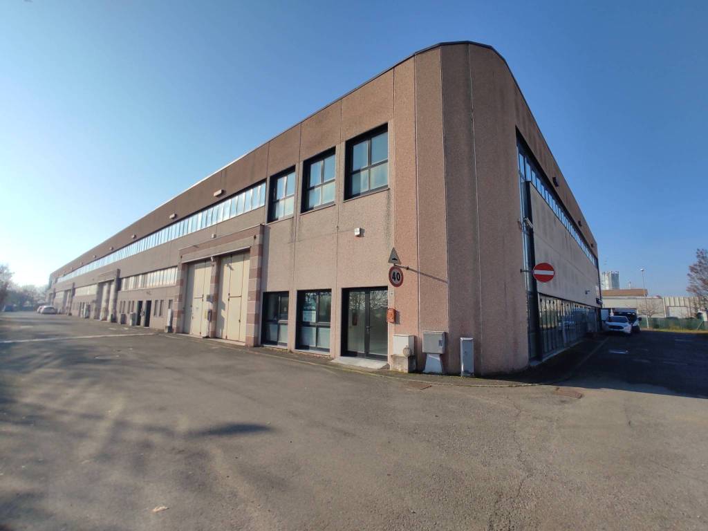 negozio in vendita a Novi di Modena