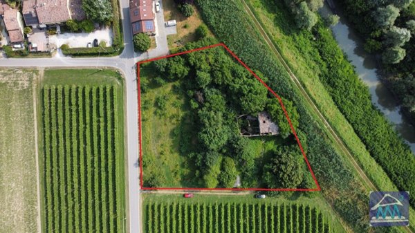 casa indipendente in vendita a Novi di Modena in zona Sant'Antonio in Mercadello