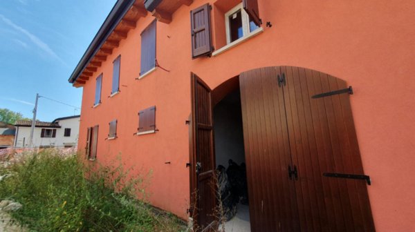 casa indipendente in vendita a Novi di Modena in zona Sant'Antonio in Mercadello