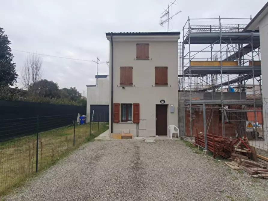 casa indipendente in vendita a Novi di Modena in zona Rovereto sulla Secchia