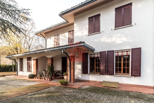 casa indipendente in vendita a Novi di Modena