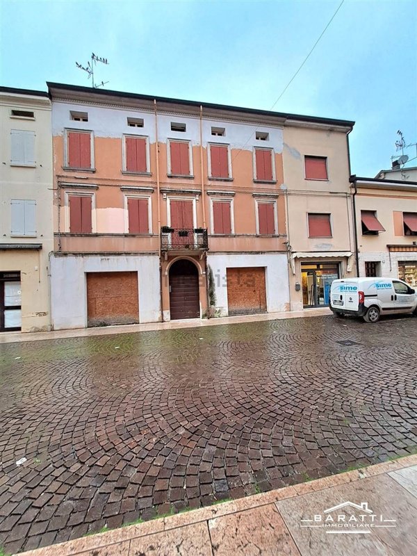 casa indipendente in vendita a Novi di Modena