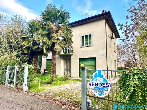 casa indipendente in vendita a Novi di Modena in zona Sant'Antonio in Mercadello