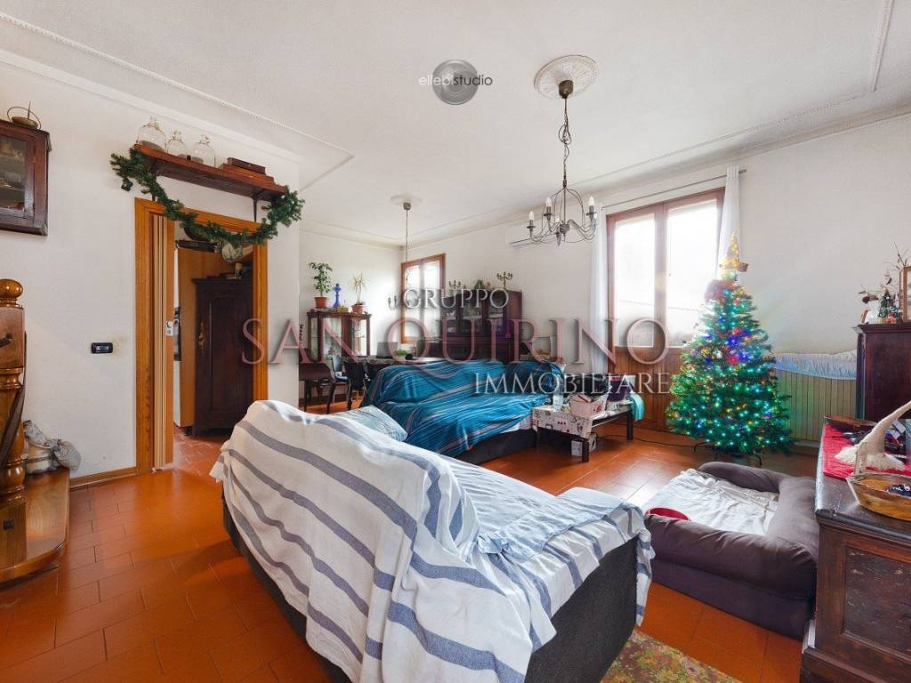 casa indipendente in vendita a Novi di Modena