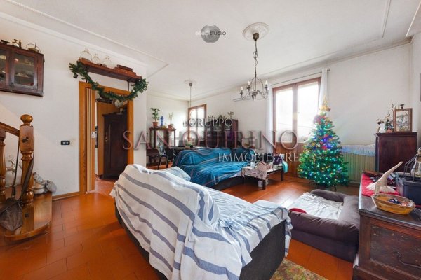 casa indipendente in vendita a Novi di Modena