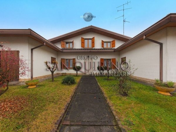 casa indipendente in vendita a Novi di Modena in zona Rovereto sulla Secchia