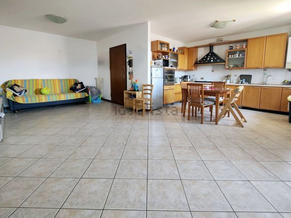 appartamento in vendita a Novi di Modena in zona Rovereto sulla Secchia