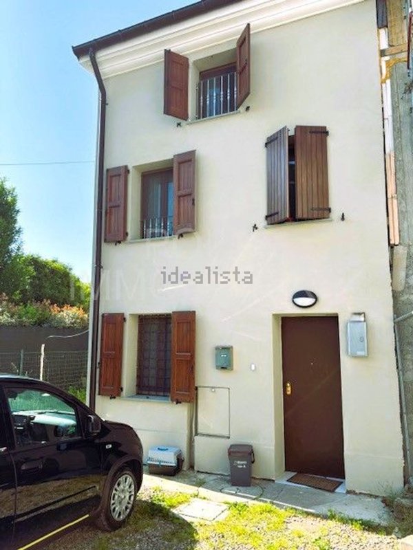 casa indipendente in vendita a Novi di Modena