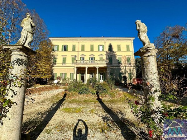 casa indipendente in vendita a Novi di Modena