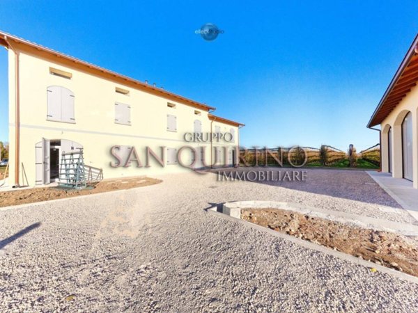 casa indipendente in vendita a Novi di Modena in zona Sant'Antonio in Mercadello