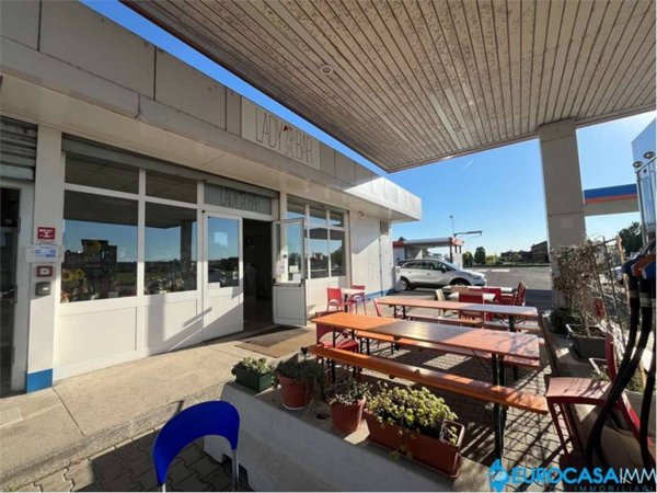 negozio in vendita a Novi di Modena