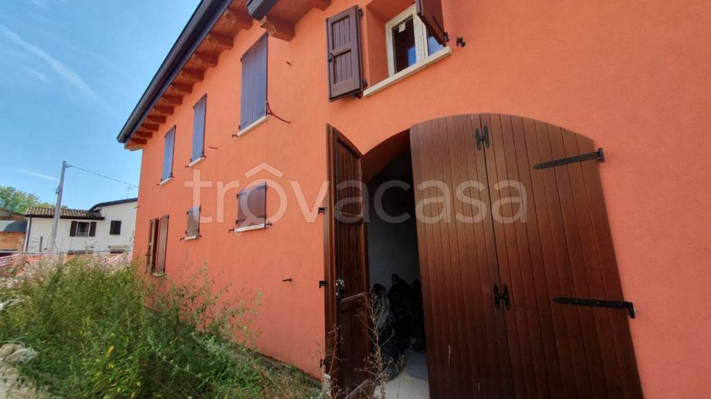 casa indipendente in vendita a Novi di Modena in zona Sant'Antonio in Mercadello