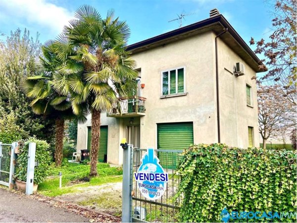 casa indipendente in vendita a Novi di Modena in zona Sant'Antonio in Mercadello