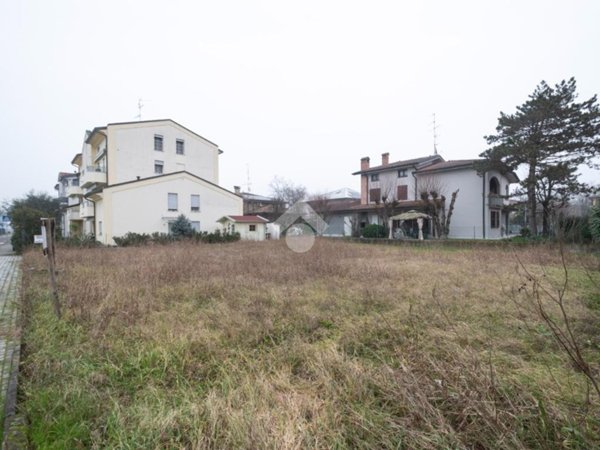casa indipendente in vendita a Novi di Modena