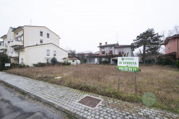 casa indipendente in vendita a Novi di Modena