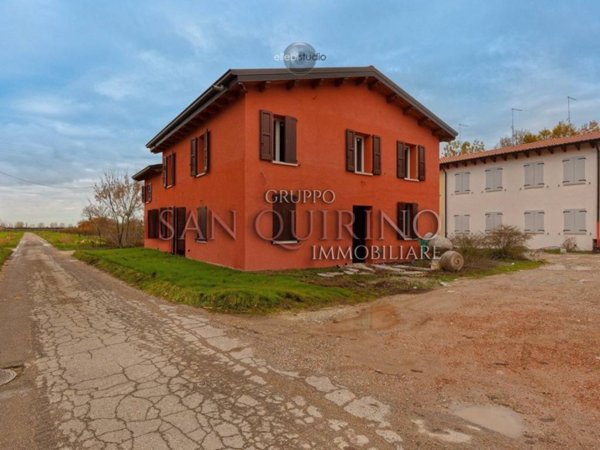 casa indipendente in vendita a Novi di Modena in zona Sant'Antonio in Mercadello