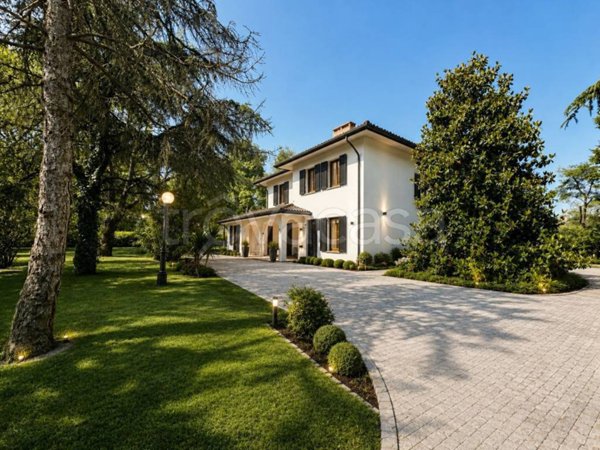 casa indipendente in vendita a Novi di Modena