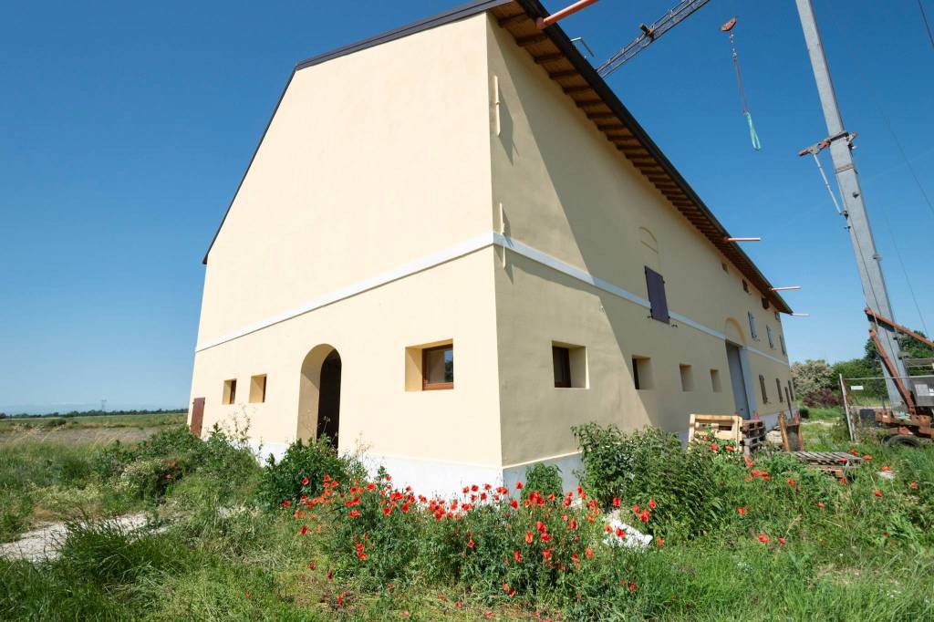 casa indipendente in vendita a Novi di Modena