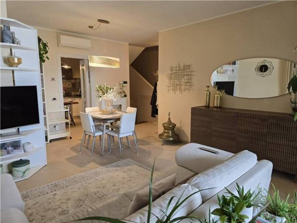 casa indipendente in vendita a Novi di Modena in zona Sant'Antonio in Mercadello