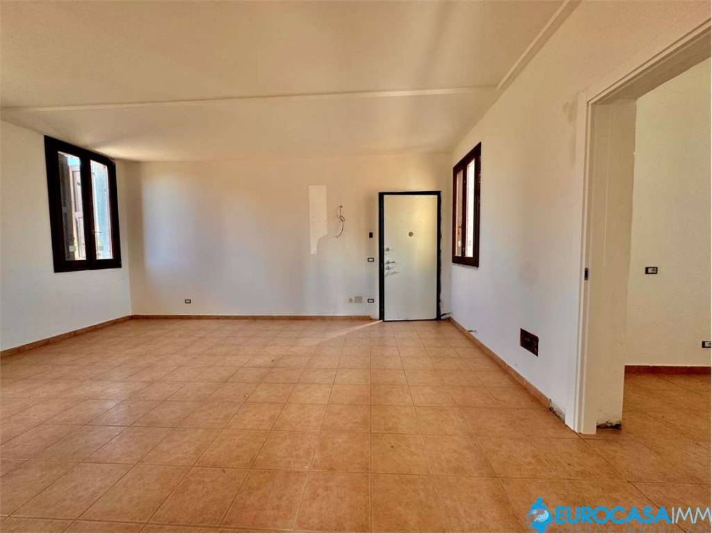 casa indipendente in vendita a Novi di Modena