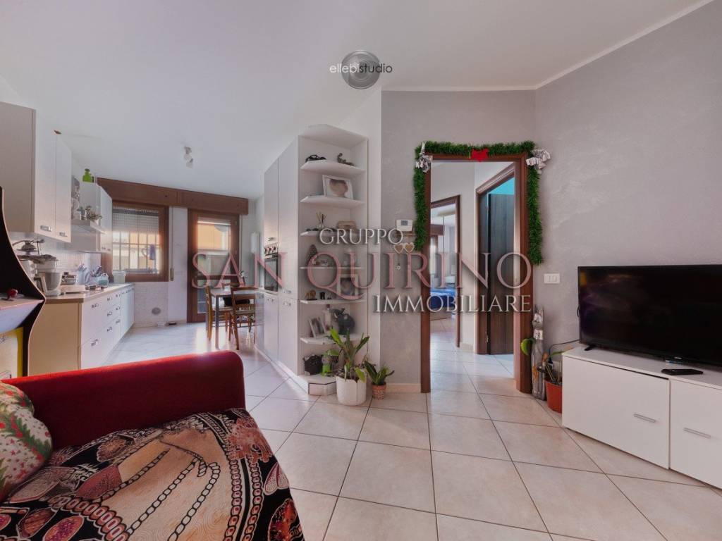 appartamento in vendita a Novi di Modena in zona Rovereto sulla Secchia