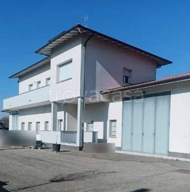 appartamento in vendita a Novi di Modena in zona Rovereto sulla Secchia