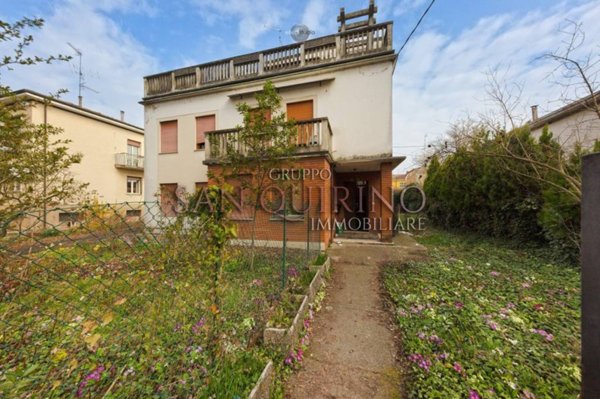 casa indipendente in vendita a Novi di Modena