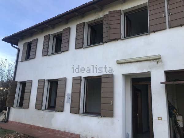 casa indipendente in vendita a Novi di Modena