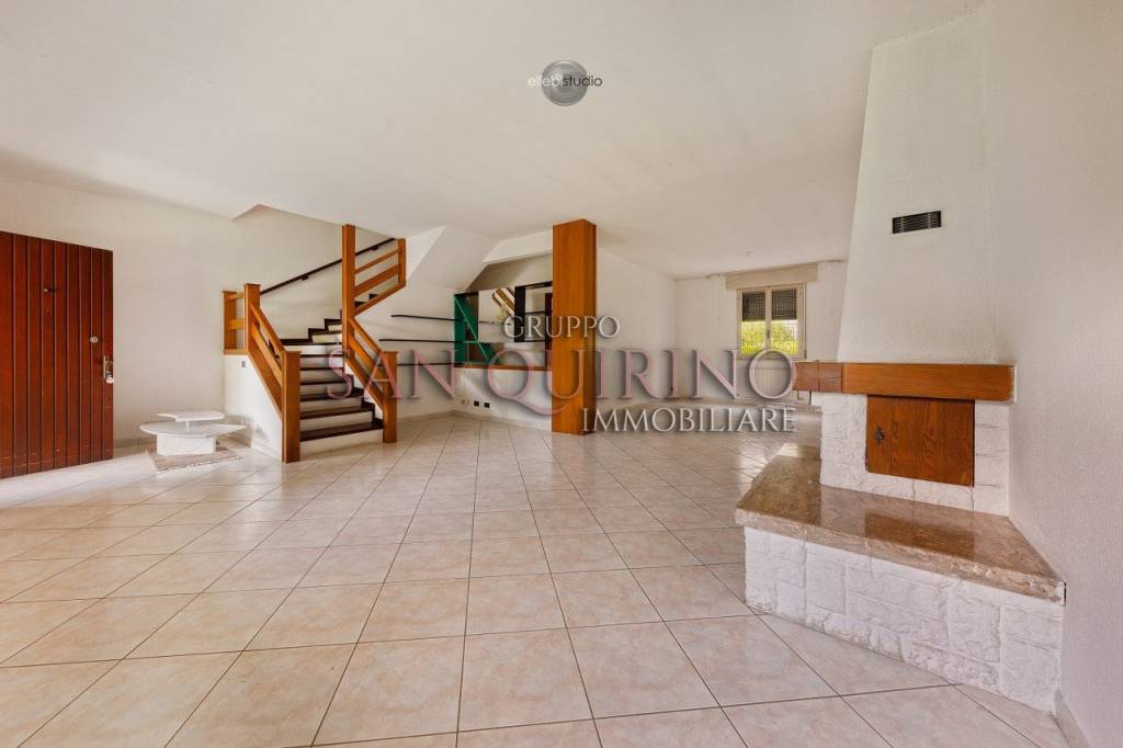 casa indipendente in vendita a Novi di Modena