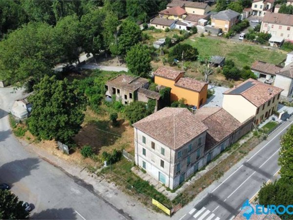 casa indipendente in vendita a Novi di Modena