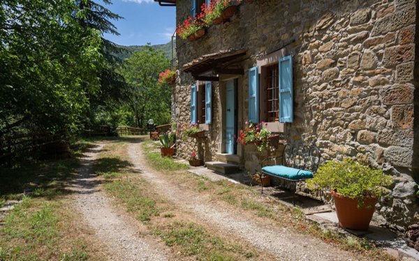 casa indipendente in vendita a Novi di Modena