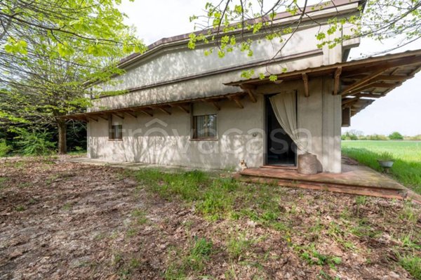 casa indipendente in vendita a Novi di Modena