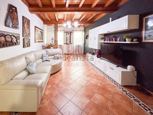 casa indipendente in vendita a Novi di Modena in zona Rovereto sulla Secchia