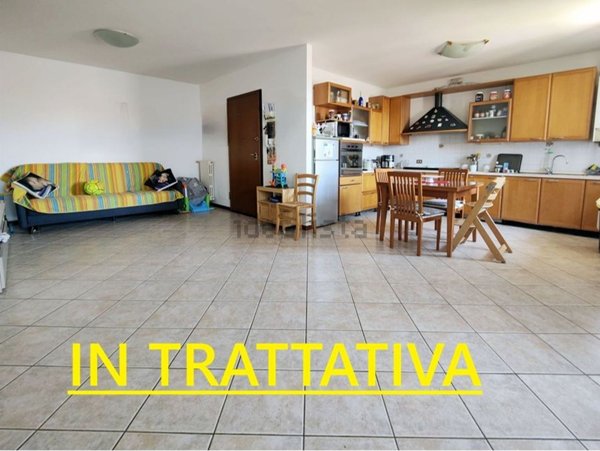 appartamento in vendita a Novi di Modena in zona Rovereto sulla Secchia