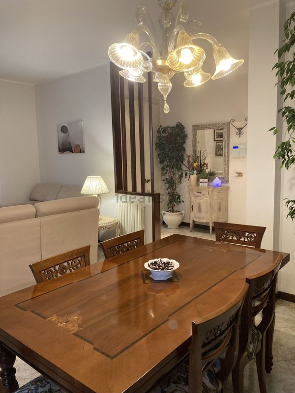 casa indipendente in vendita a Novi di Modena in zona Rovereto sulla Secchia